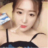 GIF|搞笑GIF：哈哈，被别人看到尴尬了吧？