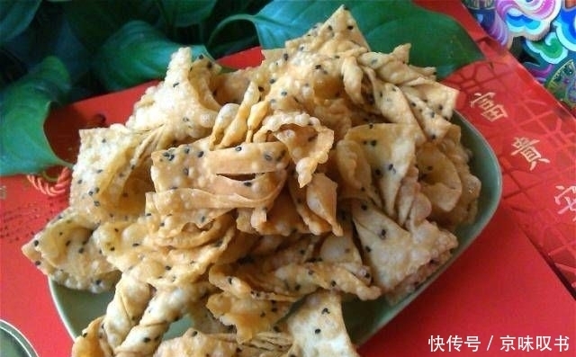  芝麻|一碗面粉，一把芝麻，教你做美味的油炸筷子，咸脆香！