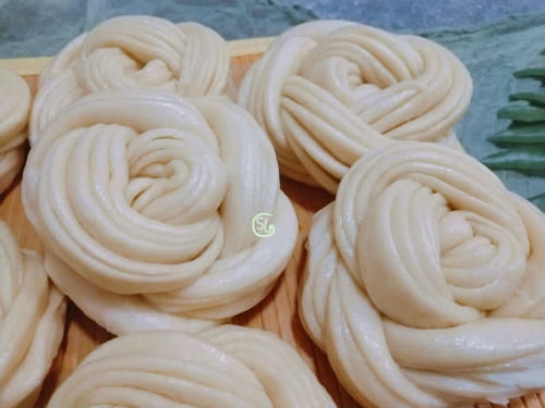 一料|发面不要只放酵母了,多加一料,做出的花卷,蓬松暄软,层次多