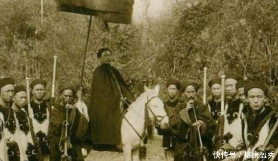 男子|珍贵的清朝老照片!图三是一位犯了罪的男子,他的神情让人可怜