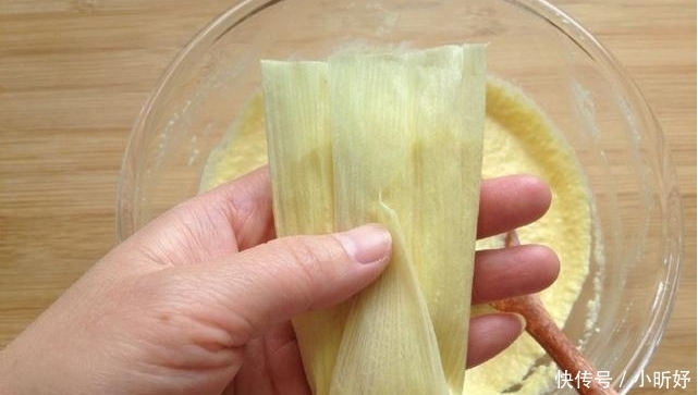 香甜|玉米别再啃着吃了,换个做法,香甜软糯,孩子最爱吃