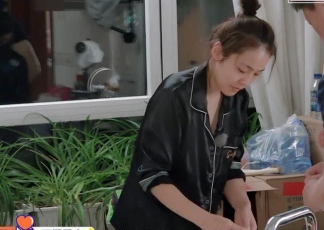 父女|张佳宁与准继父相处似亲父女,妈妈出镜颜值高,中年再婚超幸福