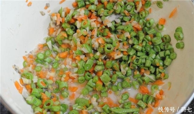 吃蔬菜|大家都蒸馒头,我却最爱此物,不用发酵不揉面,清爽香糯吃不厌!