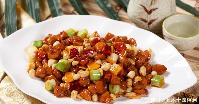 焖饭|家味美食宫保鸡丁,椒香盐水虾,豆角焖饭,香煎丝瓜的做法