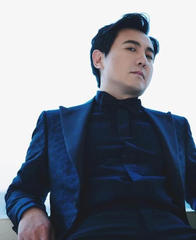 常多|沈腾脱口秀首秀,亚太区排名21的帅脸居然和徐峥撞脸,太有梗了