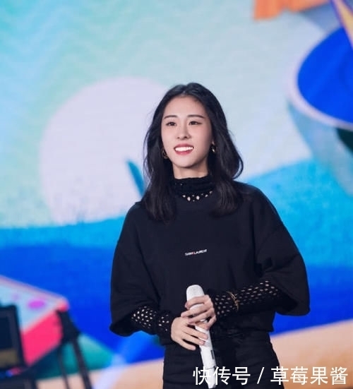 双丰收|曾是那英组“四金花”,因吴莫愁与张碧晨闹翻,今事业爱情双丰收