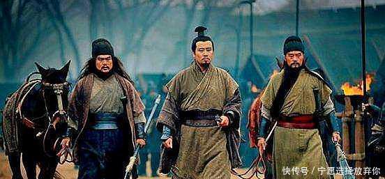 汉朝|同为布衣，刘邦能在乱世中建立汉朝，而刘备却只能龟缩在蜀地！