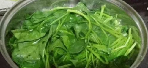蔬菜|盘点一定需要焯水的4种蔬菜,老厨师:再懒也不要省去这个步骤