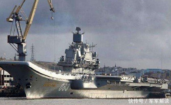脸色|中国辽宁舰上究竟有什么?使得俄海军司令一登舰,脸色瞬间大变