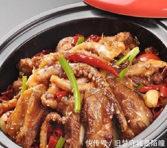 花蛤|美食推荐：鱿鱼烧排骨，黄豆酱炒花蛤，韭菜炒鸭血，红烧肉丸子