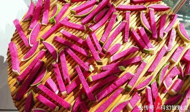 爽脆|腌好的心里美萝卜,爽脆有韧性,颜色也美,吃起来特爽快