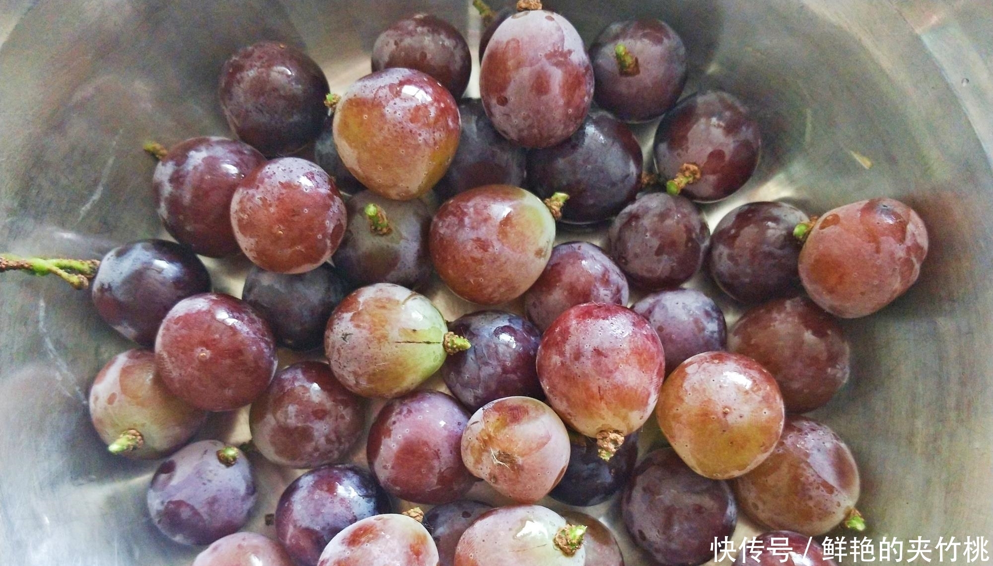  只用|洗葡萄时，最忌讳只用清水洗了！记住这个方法，干净卫生又健康