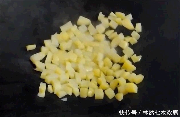 小吃|土豆新吃法,在家也能做出街边小吃的味道,小朋友连说“真好吃”