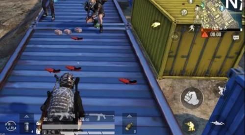 三件套|“吃鸡”常用三件套用途看似很大,其实非常危险,三级包还会暴露位置