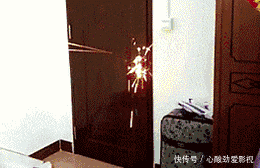 难受|“妹子的护甲快掉了,我看着都难受...”哈哈哈又犯强迫症了!