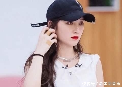 帮忙|孟佳居然抽烟,助理帮忙遮掩,画面过于真实