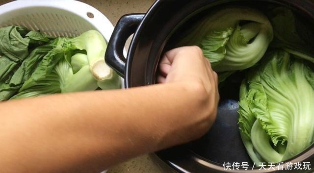 家传|家传秘制腌咸酸菜,一点都不难,过程简单大放送了