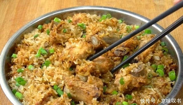 一滴水|排骨最解馋的做法,不加一滴水,软烂又入味,肉香里还夹着米香