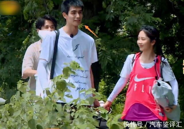 下意识|谭松韵称拉行李很累,宋威龙下意识的话引关注,果真“实力宠妹”