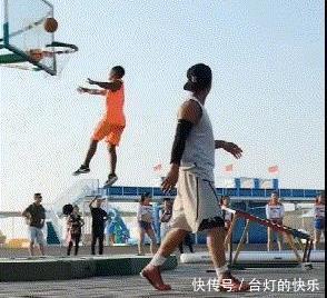 漂亮|“我买了三年的彩票,终于把卖彩票的漂亮姑娘娶回了家!”哈哈哈哈哈这是人才!