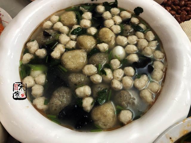  爷爷|爷爷生日，菜刚端上桌嫂子坐下就吃，姑姑停！老人还没动筷子