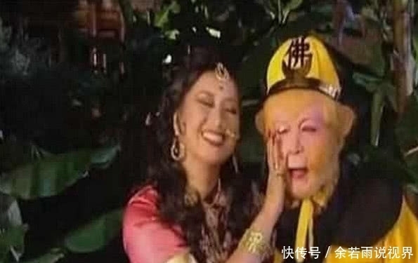 导演|“尬性十足”的穿帮,看一遍笑一次,网友:导演你是故意的吧?