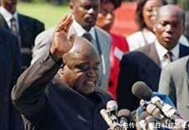 总统|此人59岁成总统, 在位仅4年被下属枪杀, 死后儿子成总统统治至今