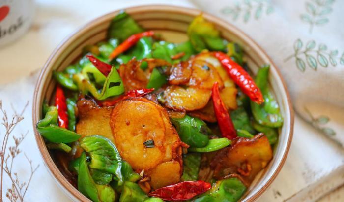 土豆片|青椒土豆片,怎么吃都不腻,简单又快手