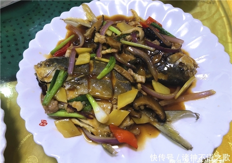 餐馆|家庭聚会不在家里做饭,餐馆点了8菜1汤,收费比预期便宜许多