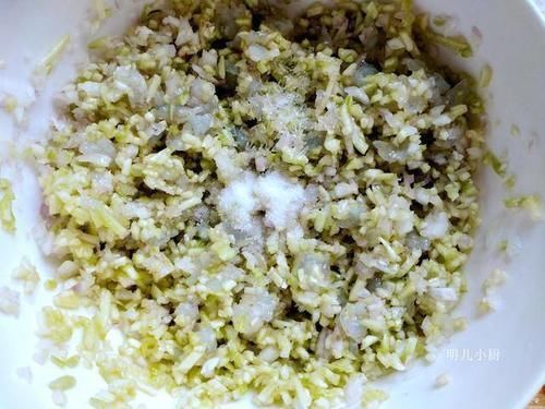 饺子皮|夏天用它包饺子,鲜香多汁消暑补水,比韭菜芹菜都好吃,全家爱吃