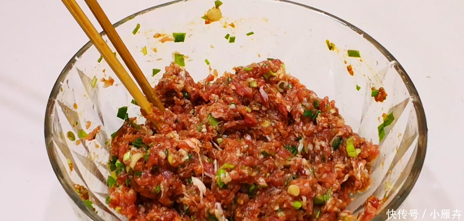  茄子|茄子包饺子，实在太好吃了，鲜美多汁不油腻，比肉饺子还香还好吃