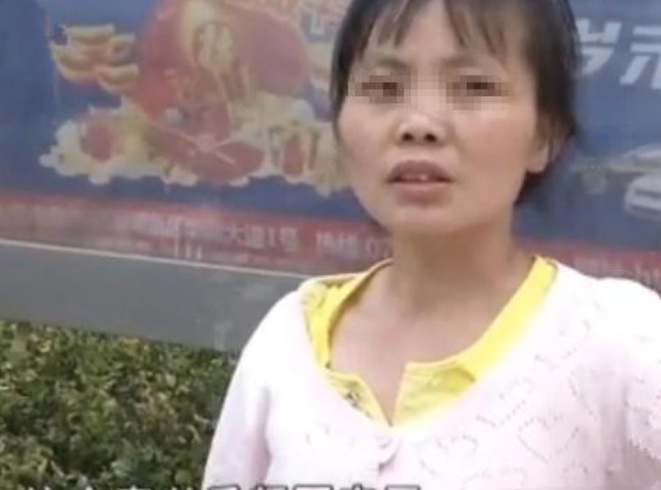 扫地出门|男子和相亲美女闪婚,次日就把她扫地出门,男子:分明两个人