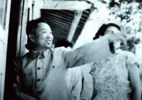 回乡|开国上将回乡遇“疯婆子”,上将却说:谁再敢拦她,我就毙了谁