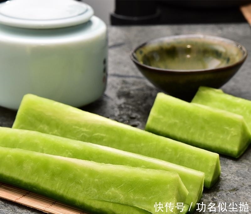  水果|建议：超市看见这4种水果一定买几斤，放冰箱冻，新年全家吃的爽