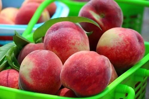  清水|洗桃子时，只用清水很难洗干净，水里加点它，桃毛自动掉下来