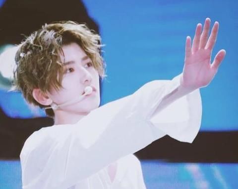  官方|青春有你2未开播就陷C位之争看到官方做出的调整，ikun却不买账