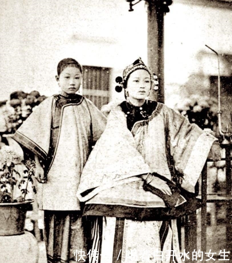  与自己|李鸿章为什么要告诉儿子, 死后要与赵小莲合葬, 而不是原配夫人?