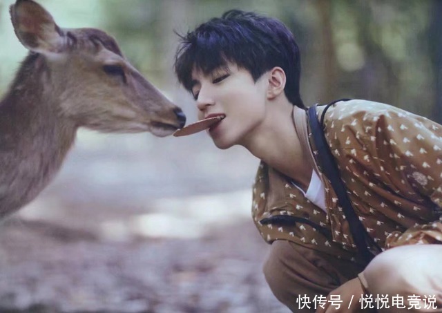  开黑|王俊凯和Mlxg开黑，直播间瞬间被王粉丝挤爆：选手还是不如明星火