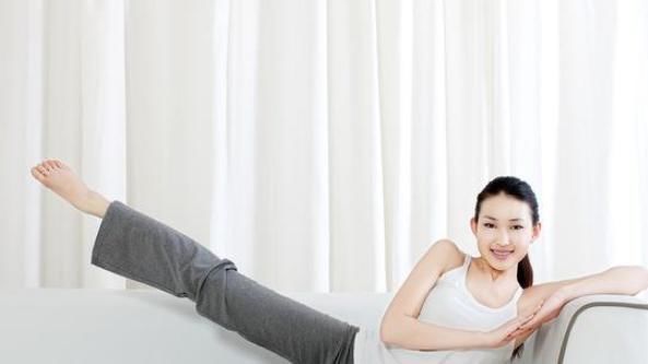 靠墙|女性坚持睡前“靠墙抬腿”,不出一个月,身体会发生4个惊喜变化