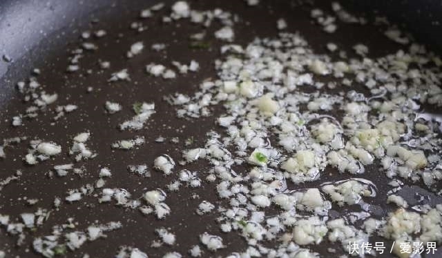 上桌|秋天女儿最爱的素菜,便宜又营养,1周准吃3回,上桌两三下吃光