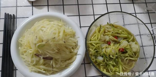 看着|两个人的晚餐,一盘馒头,两道菜,看着穷,比吃肉好