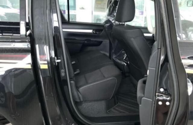  皮卡|丰田海拉克斯超级性价比皮卡 外观和内饰细节实拍 不输猛禽坦途