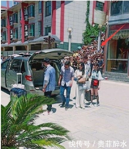 晓明哥|《中餐厅》路透,赵丽颖和黄晓明抢活干,张亮老了很多