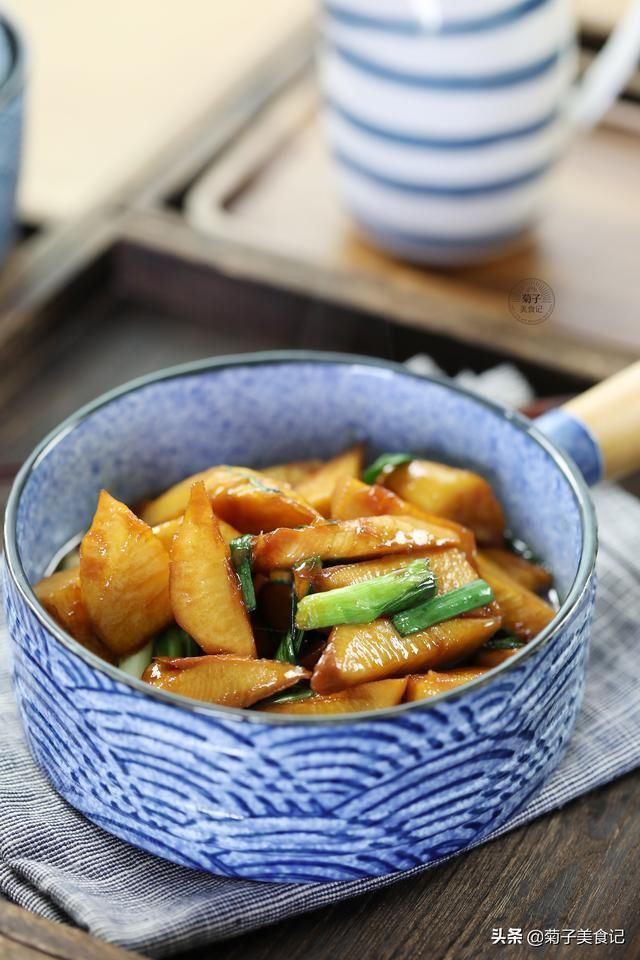 好吃|冬笋炖得一滴水也不加它们太好吃了,孩子们喜欢吃和吃