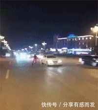  忘记|爆笑GIF: 男演员太贴心了, 吻玩还不忘记帮女演员擦嘴