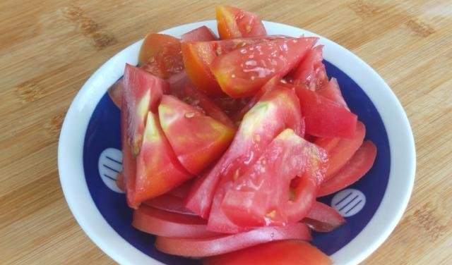 成本|茄子最好吃的做法,6元成本10分钟上桌,很多人没有吃过,太香了