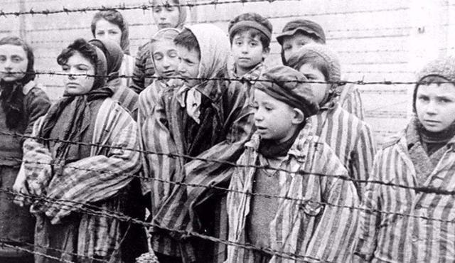 德军|二战16岁小德军被俘,被问其想怎么死时,说了4个字让人心酸