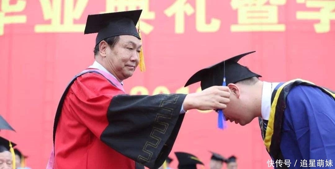 悲痛欲绝|贫困硕士本有大好前途，却选择跳江了断，日记揭露真相现实又残酷