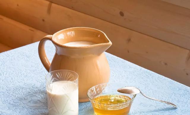 喝牛奶|常喝牛奶和常喝豆浆的人差多少?真相让你大吃一惊