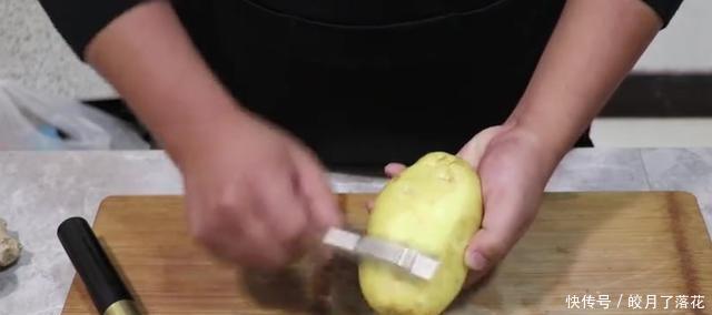  土豆|新的吃土豆的方式，加上一杯牛奶，营养和美味，重点孩子还是爱吃